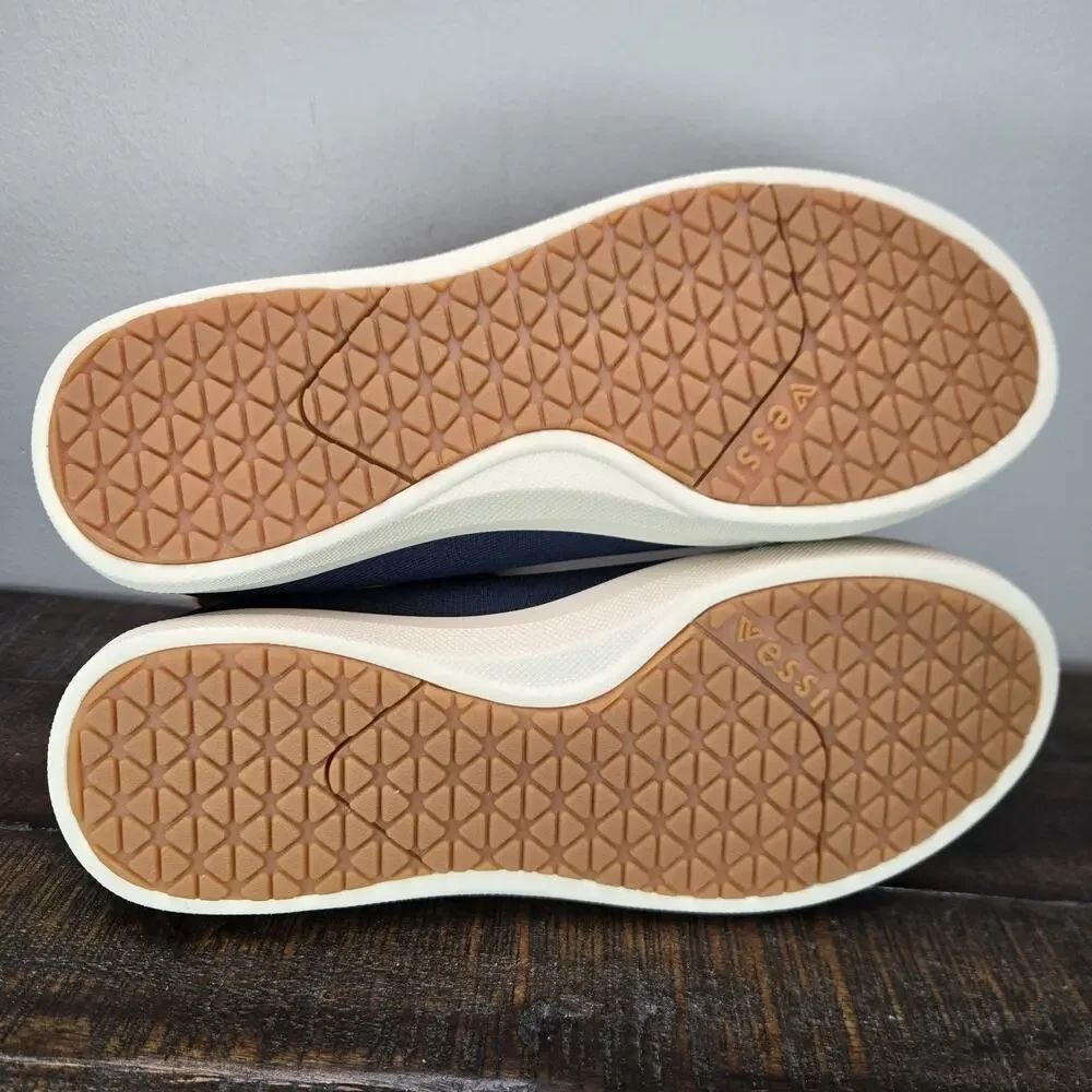 NEW Vessi Weekend Chelsea Mens Size 9 Waterproof Shoes Sea on Off White